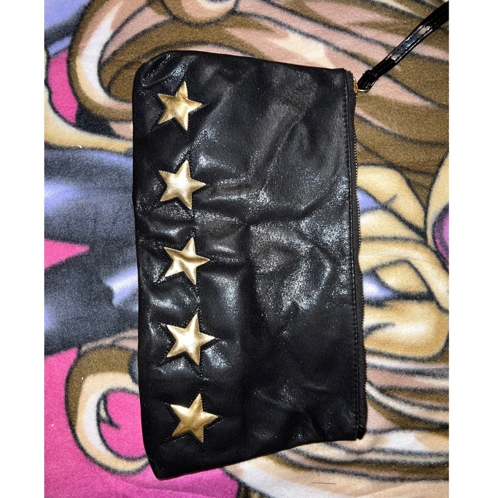 Black star clutch